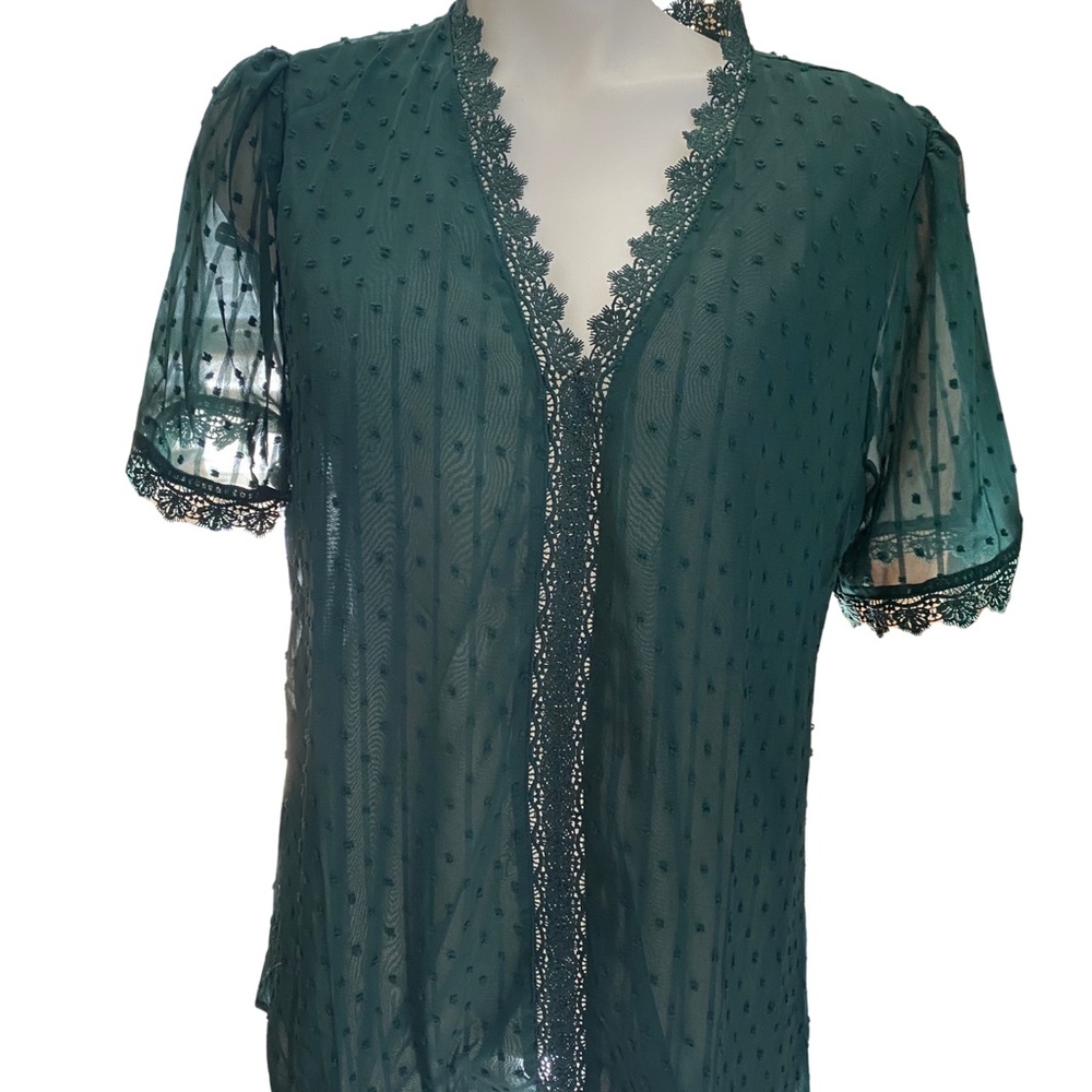 Elegant Green Lace Trim Blouse
